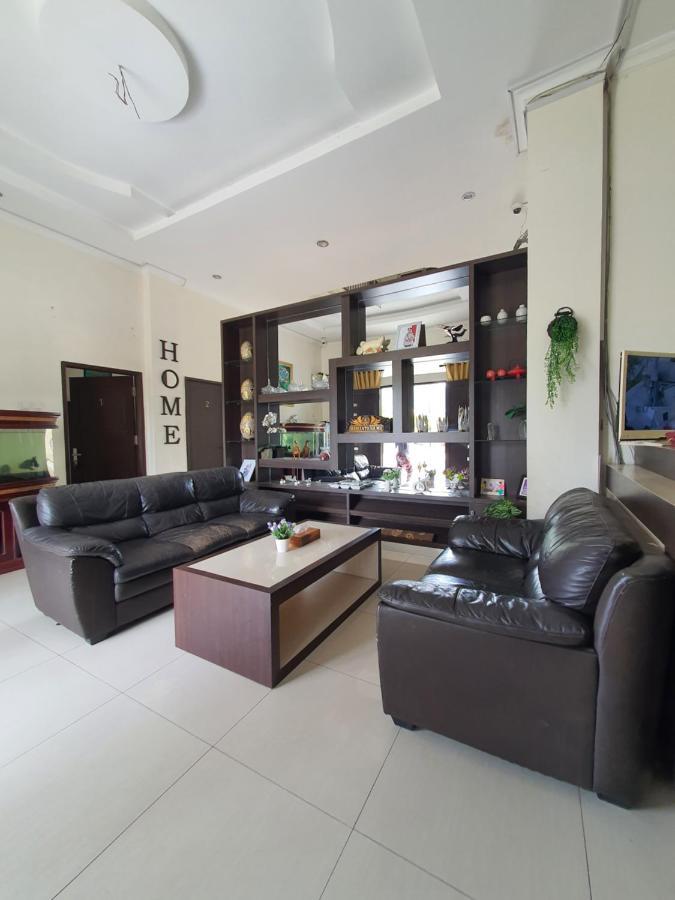 Mahakam Guest House Padang  Exterior photo